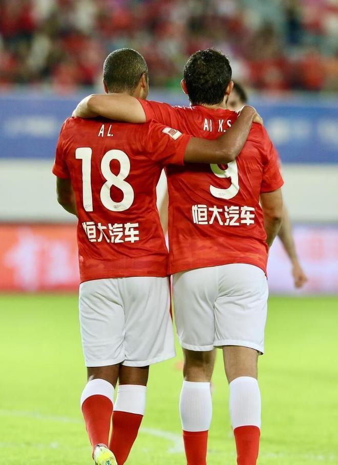 中超倒计时，菲尼克斯太阳今夜外线爆发，细节引发关注，赛场秩序良好，更衣室氛围转暖的简单介绍